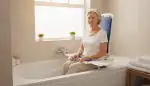 Badewannenlifter: Selbstbestimmt im Bad